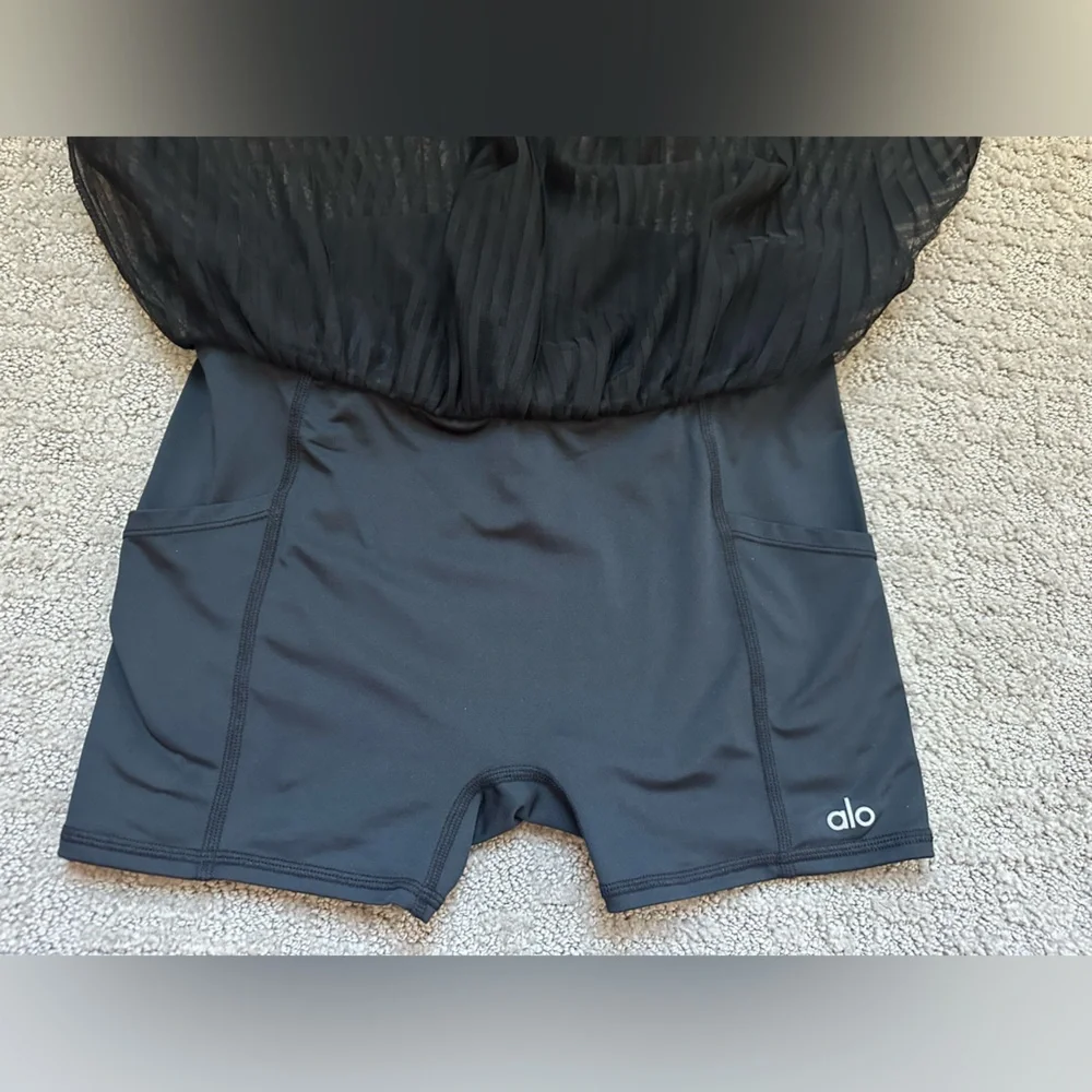 ALO Yoga Black Pleated Mesh Skirt